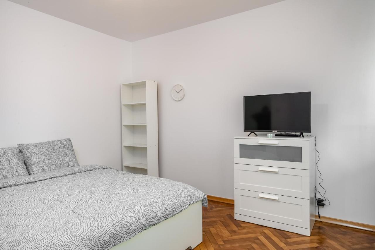 Vlad House Dristor Park Lake 부쿠레슈티 외부 사진